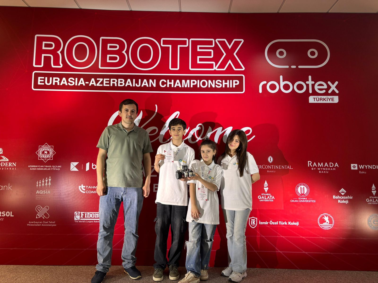 ROBOTEX ARENASINDA PARLAYAN ULDUZLARIMIZ!